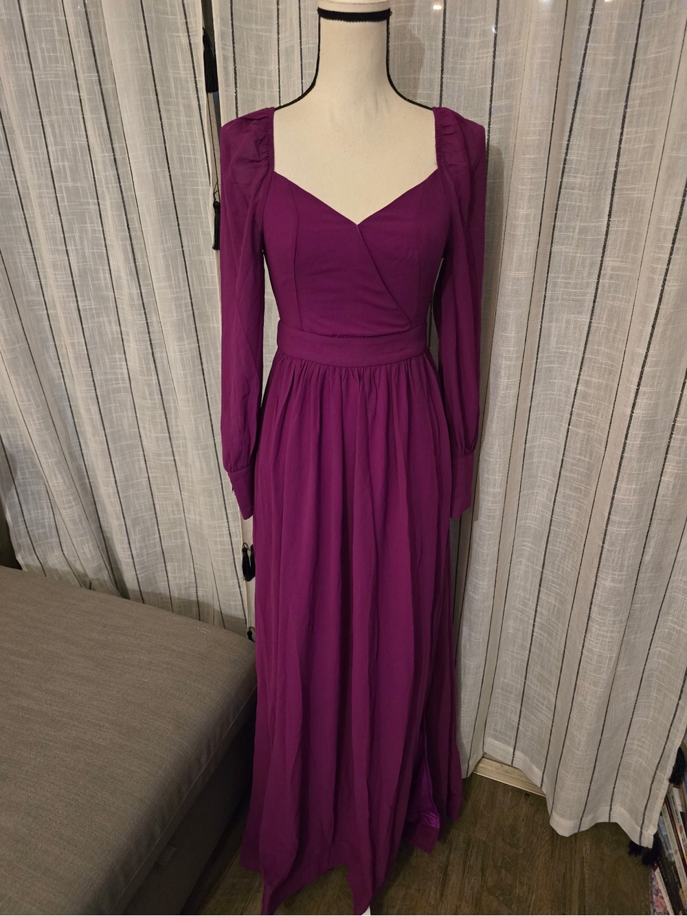 Elegant Plum Maxi Dress with Sweetheart Neckline
